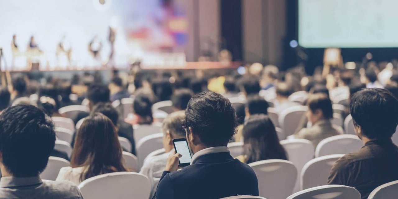 Projecteur Pico : 5 avantages pour rendre vos présentations professionnelles inoubliables