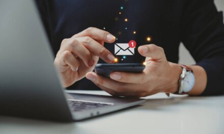 Marketing SMS : définition, avantages et astuces pour obtenir de meilleurs résultats